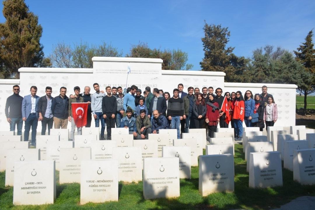 &Ccedil;anakkale ziyaretiyle &ouml;ğrencilere milli birlik ruhunu aşılıyor