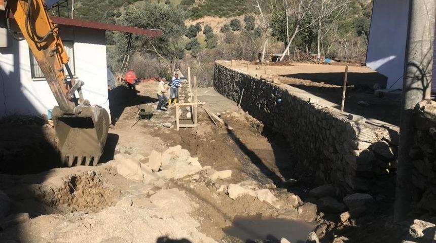 Nazilli Belediyesi istinat duvarı yapım &ccedil;alışmalarını tamamladı
