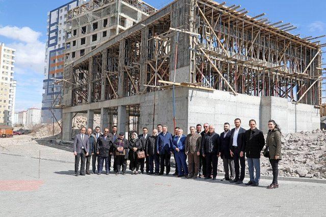 Başkan Palancıoğlu Safiye Mahmut Özustaoğlu Cami’nde incelemelerde bulundu