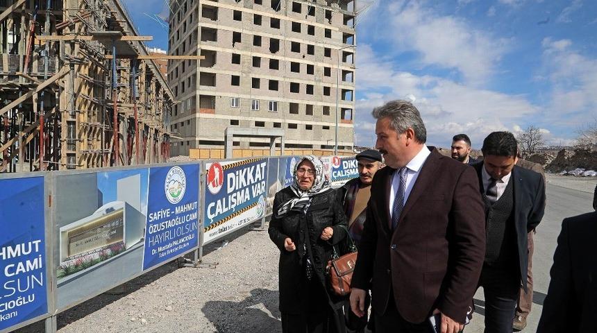 Başkan Palancıoğlu Safiye Mahmut &Ouml;zustaoğlu Cami&rsquo;nde incelemelerde bulundu