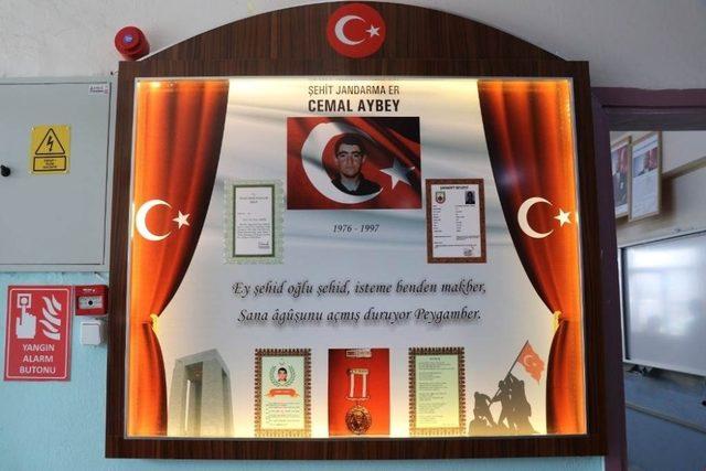 Gördesli şehidin ismi okulda yaşayacak