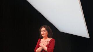 Nazan Kesal İranlı şair Füruğ'un hayatını sahneye taşındı