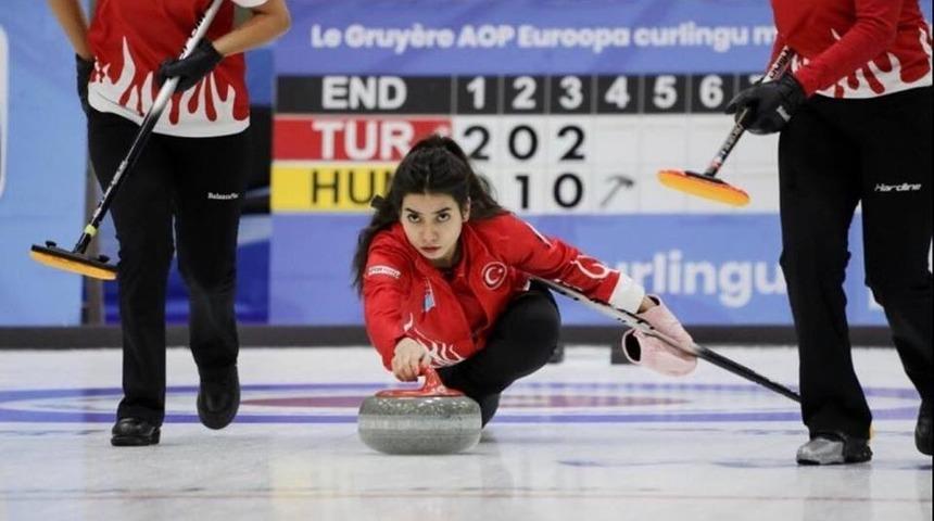 Curling&ccedil;iler zaferle d&ouml;n&uuml;yor