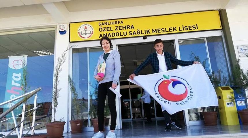 Eğirdir&rsquo;den Şanlıurfa&rsquo;ya eğitim desteği k&ouml;pr&uuml;s&uuml;