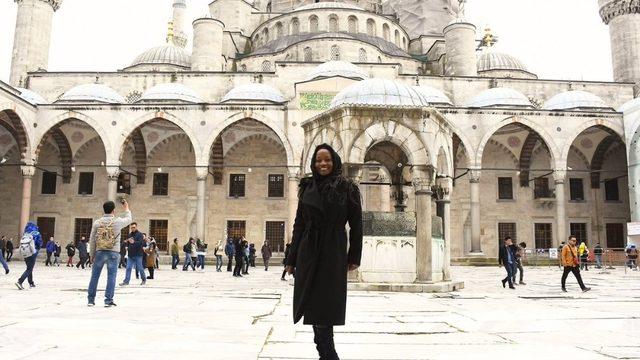 ABD’li ünlü sanatçı Müslüman oldu