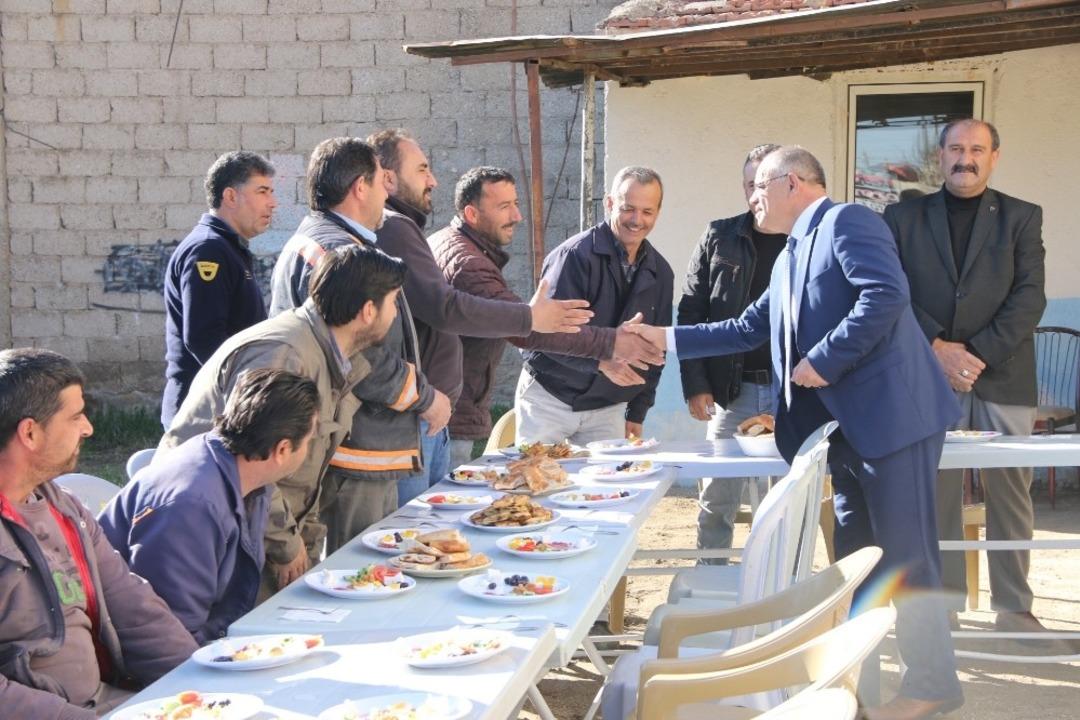 Başkan &Ouml;zt&uuml;rk sanayi esnafıyla buluştu