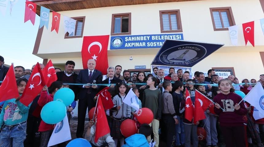 Tahmazoğlu’ndan sosyal tesissiz mahalle kalmayacak vurgusu