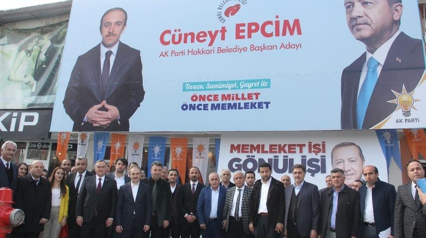 MHP Grup Başkan Vekili Ak&ccedil;ay Hakkari&rsquo;de
