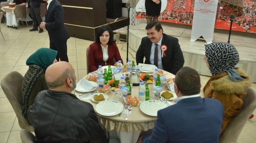 Erzincan&rsquo;da şehit aileleri ve gaziler ile biraraya gelindi