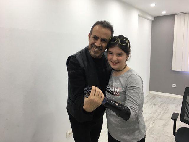 11 yaşındaki Nuriye biyonik ele kavuştu, Haluk Levent le gitar &ccedil;aldı 4