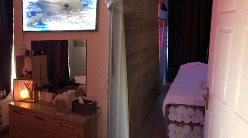 Masaj salonlarından r&uuml;şvet alan biri emniyet amiri 3 polis tutuklandı