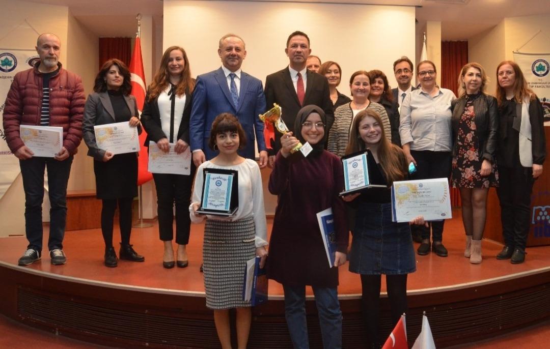 ESOG&Uuml;&rsquo;&uuml;n 12. Beyin Bilgi Yarışması &ouml;d&uuml;l t&ouml;reni