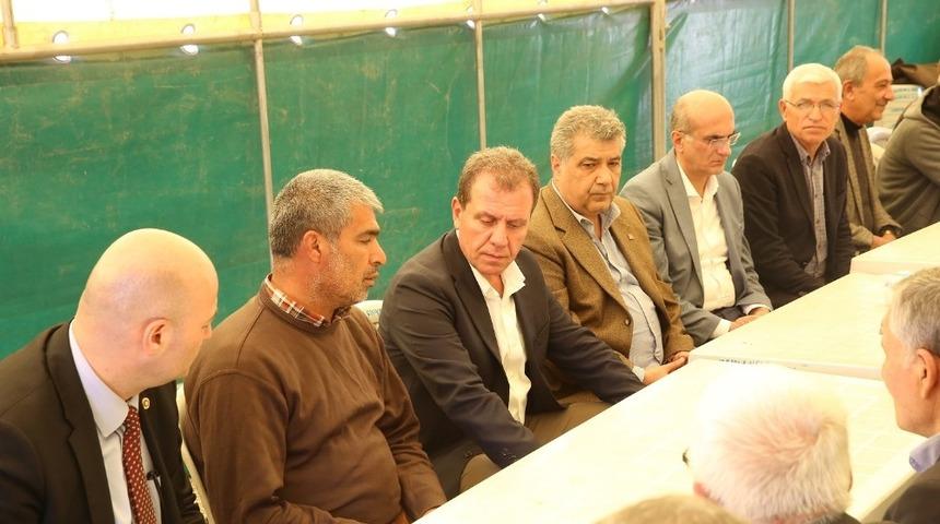 Se&ccedil;er, kızları derede kaybolan ailenin acısını paylaştı