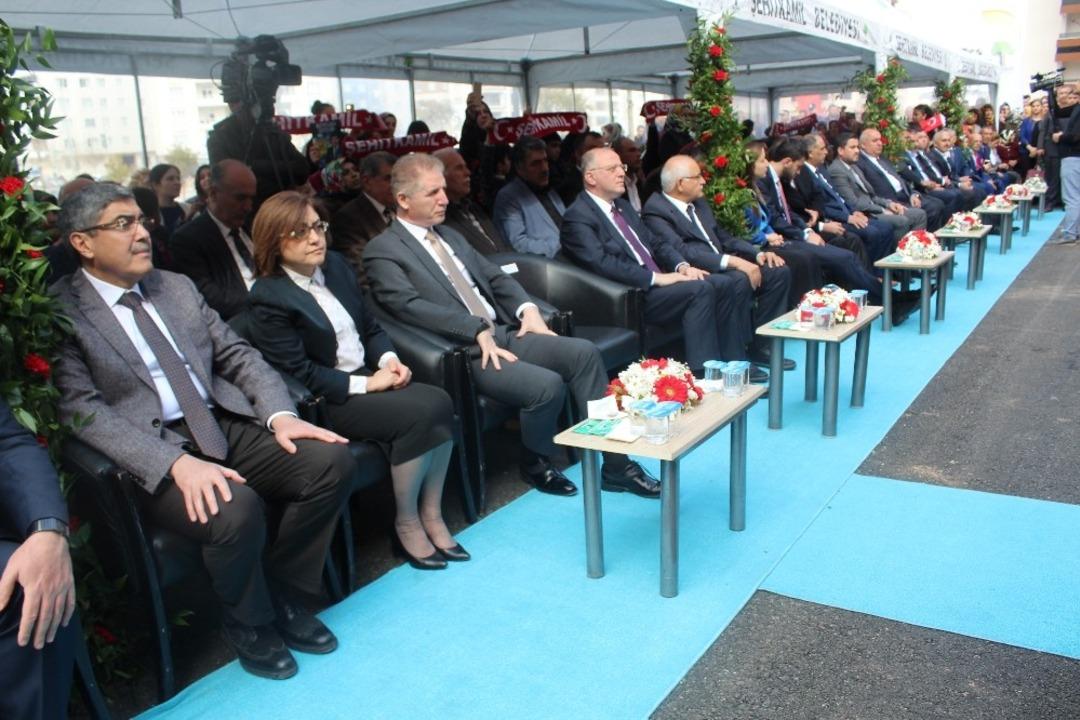 Şehitkamil Nikah Salonu g&ouml;rkemli bir a&ccedil;ılışla hizmete girdi