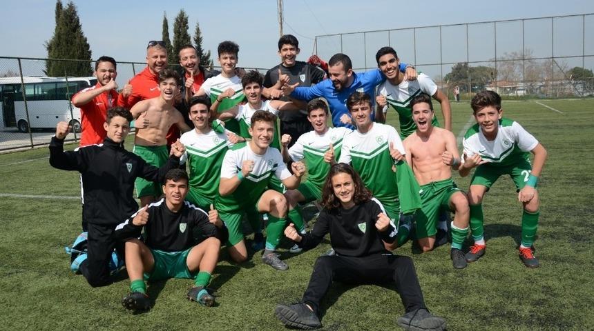 Manisa BBSK&rsquo;li gen&ccedil;ler şampiyonluk yolunda