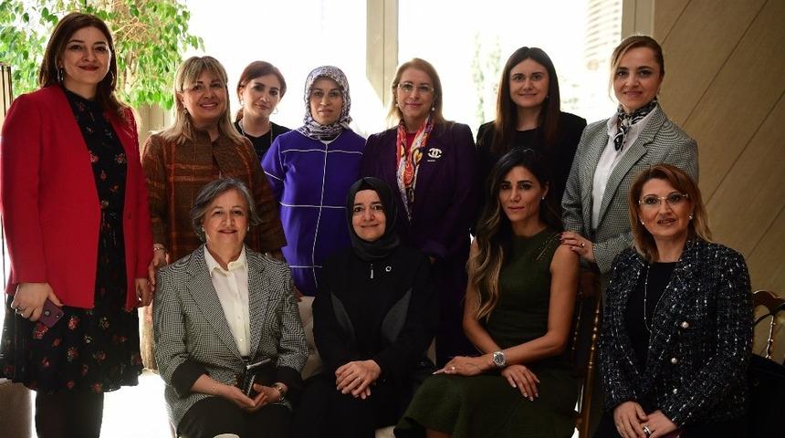 İsmail Erdem Ataşehirli iş kadınları ile bir araya geldi