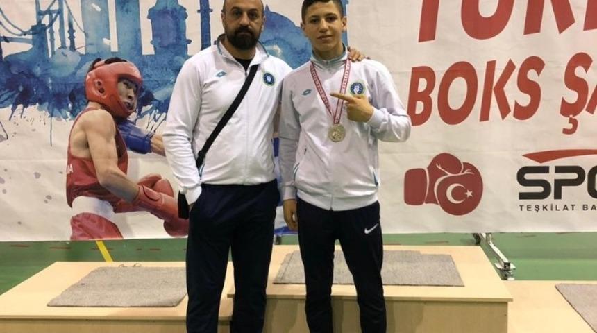 Boks&ouml;r Ferhat İncekaya T&uuml;rkiye 2.&rsquo;si oldu