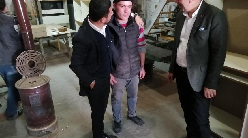 Se&ccedil;en, AK Parti Belediye Başkan adayı Arı ile sanayi esnaflarını ziyaret etti