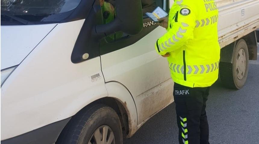 Kargı&rsquo;da trafik polisleri yeni kıyafetlerini giydi