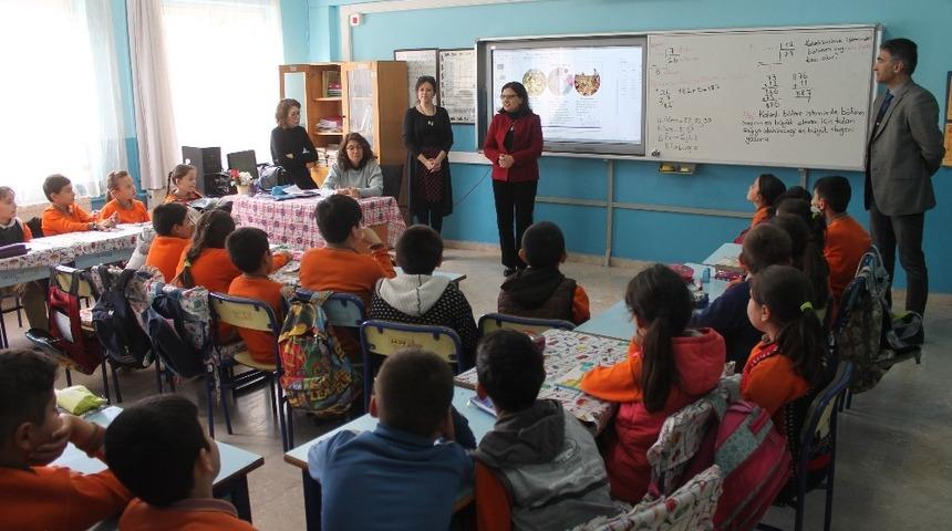 B&uuml;y&uuml;kşehirden gen&ccedil;lere &ccedil;evre temizliği eğitimi