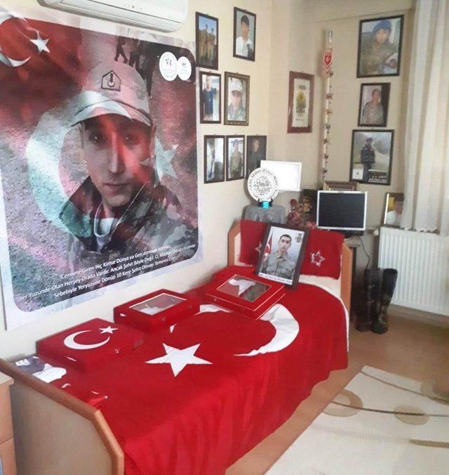 Aydınlı kadınlar şehit annesini ziyaret etti