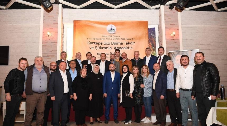 Başkan &Uuml;z&uuml;lmez meclis &uuml;yelerine veda etti