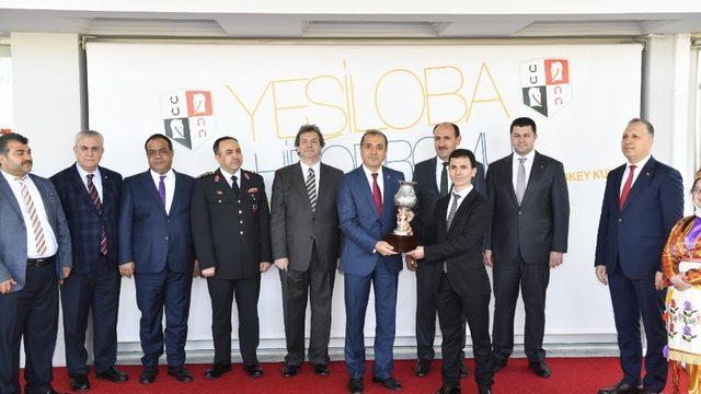 Adana’da Vali Kupası Koşusunu Bildenhan kazandı