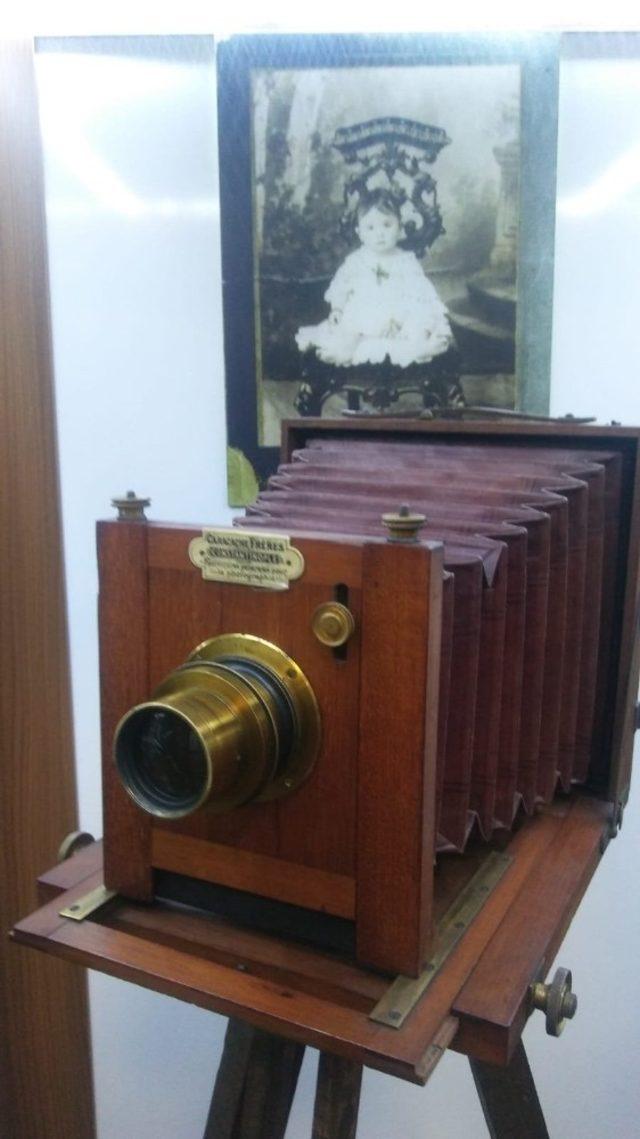 130 yıllık yerli fotoğraf makinesi büyük ilgi görüyor