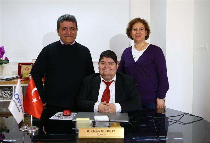 Down sendromlu genç, kurduğu işiyle örnek oluyor G1