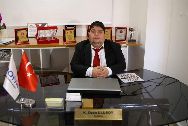 Down sendromlu genç, kurduğu işiyle örnek oluyor G3