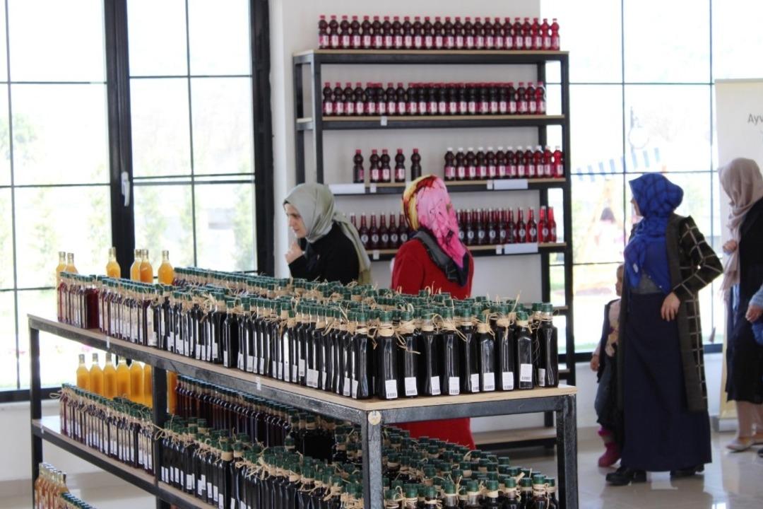 Geyve bir&ccedil;ok marka ile kapılarını d&uuml;nya&rsquo;ya a&ccedil;tı