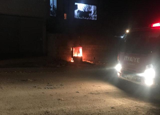 Nusaybin'de dijital elektrik sayaç panoları yakıldı