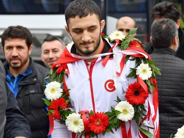 Avrupa Şampiyonu İbrahim &Ccedil;ift&ccedil;i&rsquo;ye Başkent&rsquo;te &ouml;zel karşılama 2