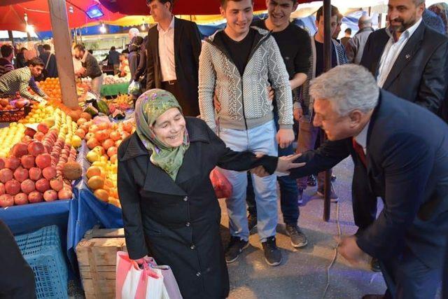 Özbek’e anlamlı hediye