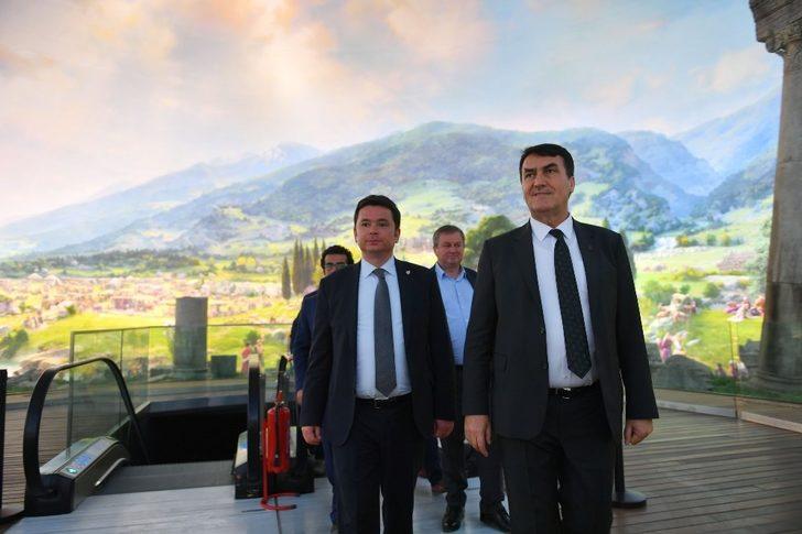 CHP’li Erkan Aydın Fetih Müzesi’ne Hayran Kaldı G3