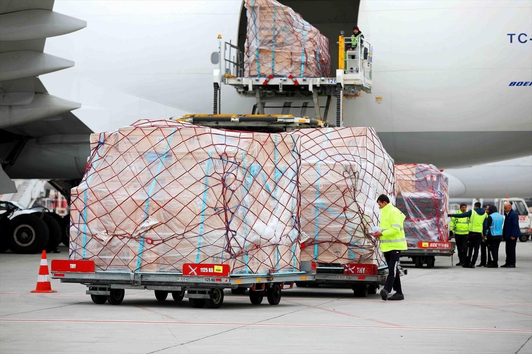 Turkish Cargo, sarayın eserlerini Japonya'ya taşıdı 