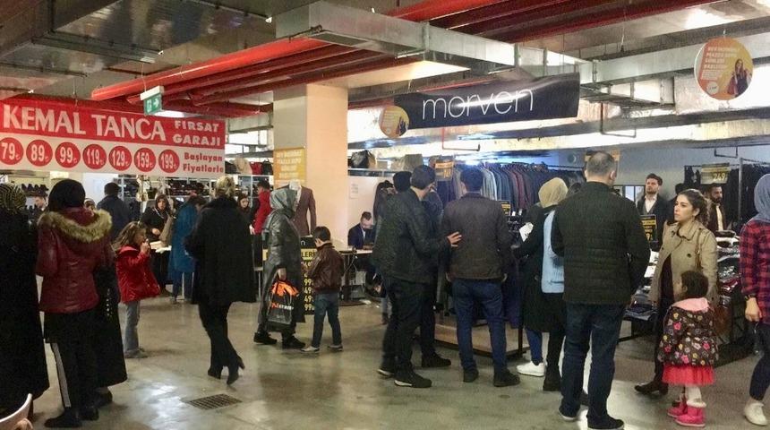 Şanlıurfa&rsquo;da "Dev İndirimli" alışveriş imkanı s&uuml;r&uuml;yor