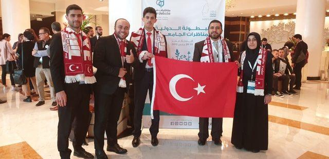Artuklu &Uuml;niversitesi &ouml;ğrencileri Arap&ccedil;a yarışmasında d&uuml;nya 3.&rsquo;s&uuml; oldu 2