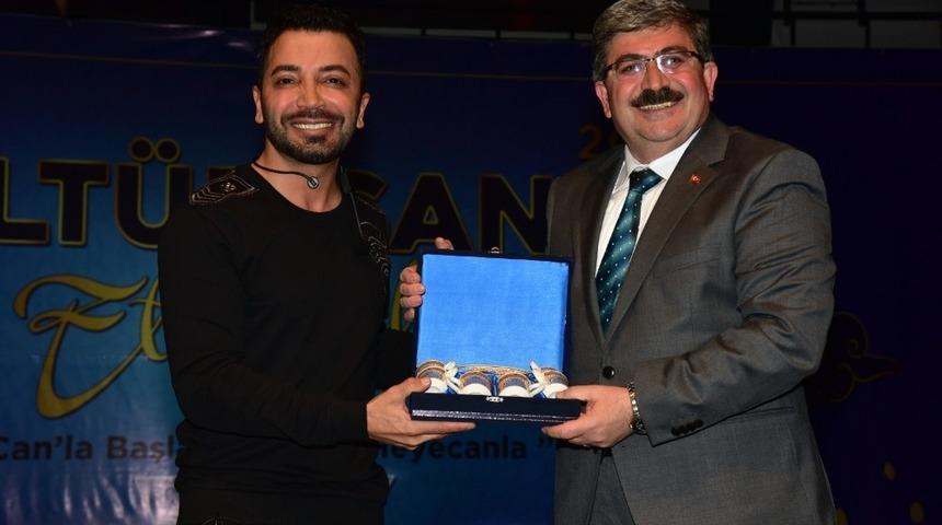 Aşkım Kapışmak ile s&ouml;yleşi i&ccedil;in salonlar doldu taştı