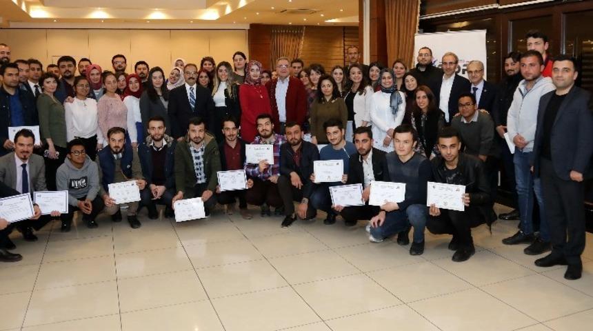 GA&Uuml;N&rsquo;n&uuml;n uluslararası &ouml;ğrencilere sertifika