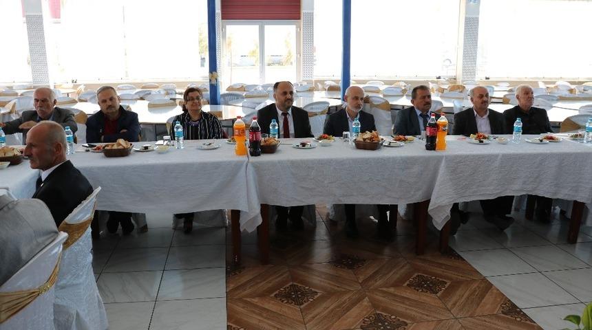 Başkan &Ouml;zaltun, muhtarlarla veda yemeğinde bir araya geldi