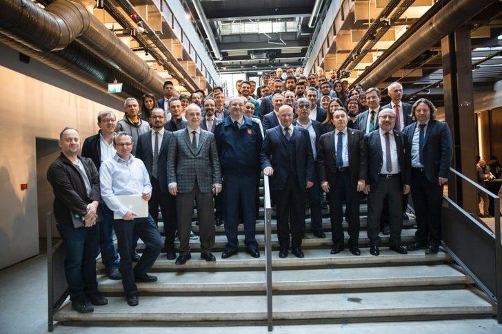 AGÜ’den Fahri Profesörlük Unvanı G3