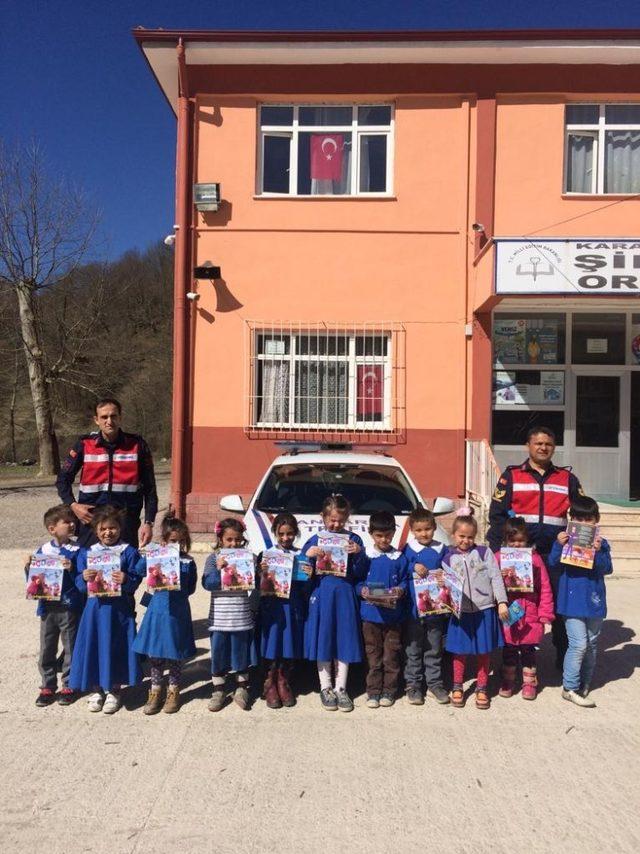 Yenice Jandarmadan öğrencilere trafik eğitimi