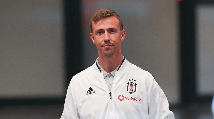 Beşiktaş'ın yardımcı hocası Guti, Almeria yolunda