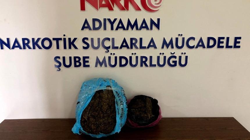 Kahta il&ccedil;esinde esrar maddesi ele ge&ccedil;irildi