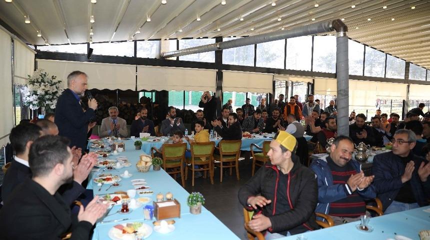 Bektaşi gen&ccedil;lerden Poyraz&rsquo;a destek