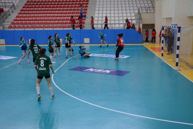 Hentbol Yıldız Kadın takımımız yarı final yolunda 2