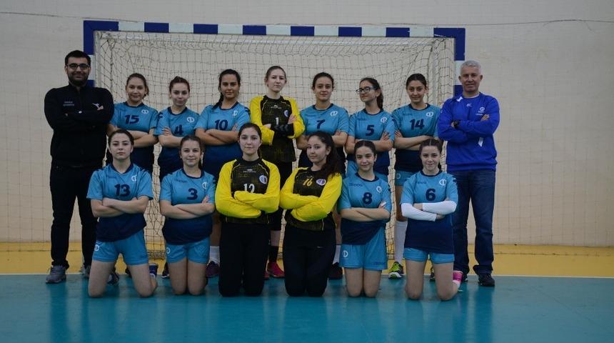 Hentbol Yıldız Kadın takımımız yarı final yolunda