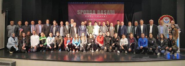 Trabzon’da başarılı sporcu ve spor kulüplerine 234 bin TL ödül verildi