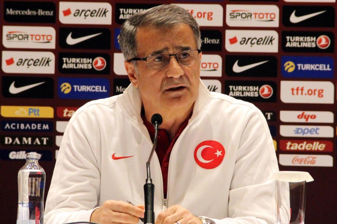 Şenol G&uuml;neş'ten Arnavutluk ma&ccedil;ına s&uuml;rpriz 11'i